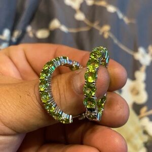 DESIGNER SD STERLING SILVER 925 PERIDOT INSIDE OUT HOOP 1.25” EARRINGS
